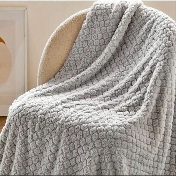 Bedsure Grey Diamond Jacquard Super Cozy Soft Throw Blanket 50" x 60" - Picture 1 of 4
